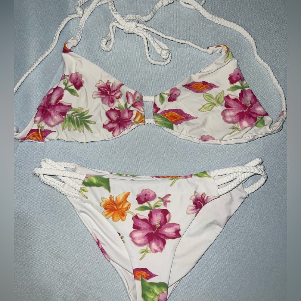 Frankies Bikinis
